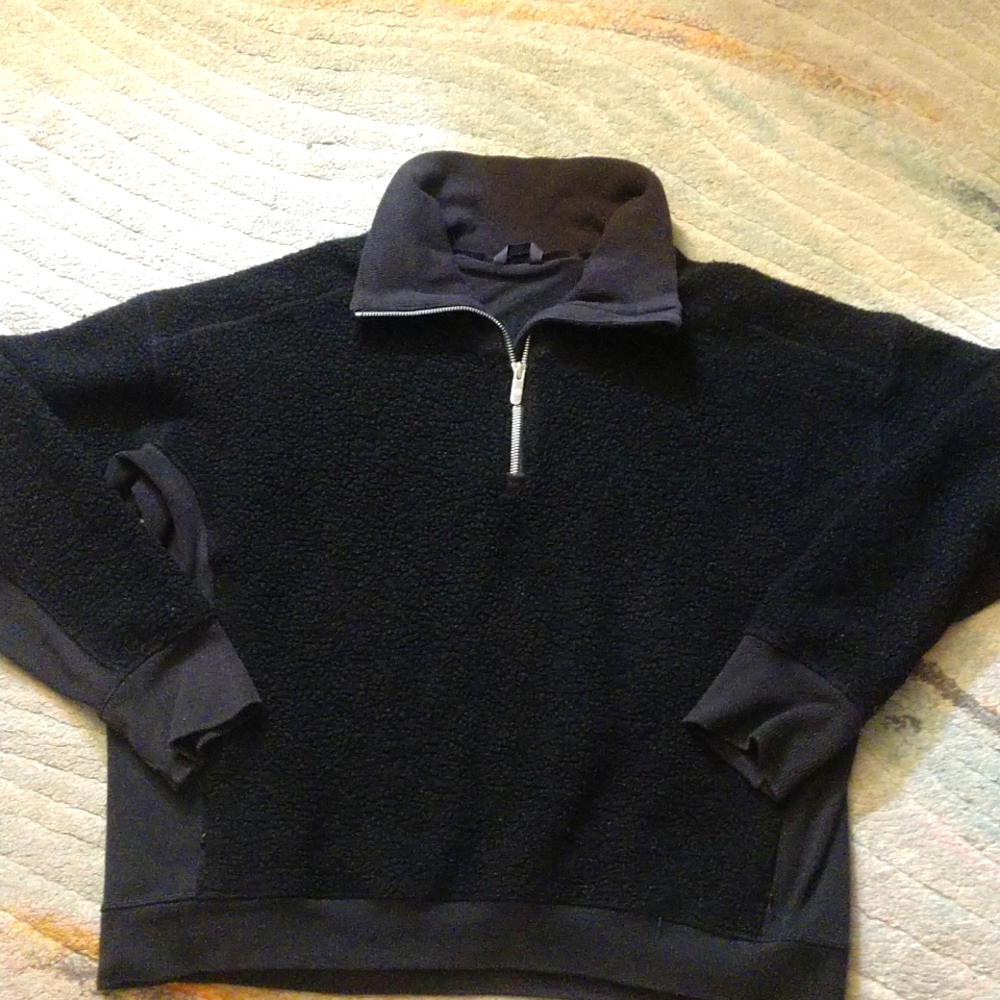Black Lululemon Athletica Fuzzy Scuba Size 8